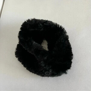 Surell Infinity Loop Scarf Faux Fur Stretch Black